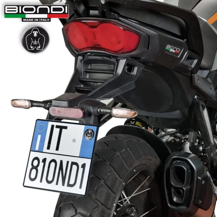 8901040 PIATTO PORTATARGA STELVIO - V100 MANDELLO 2024 w